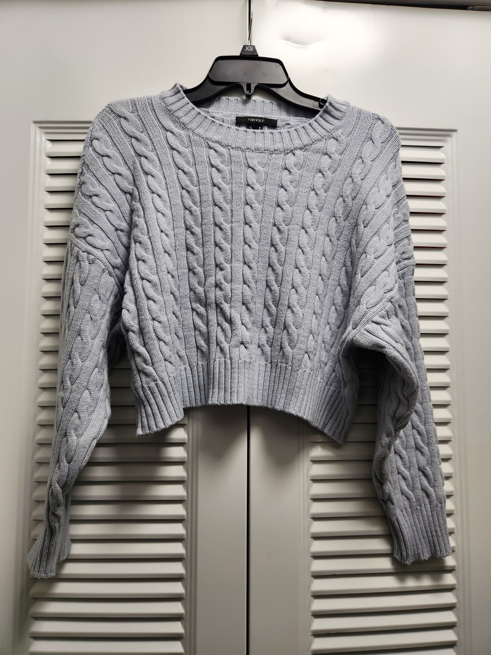 Forever 21 Light Blue Gray Cable Knit Cropped Sweater Women's Medium Preppy